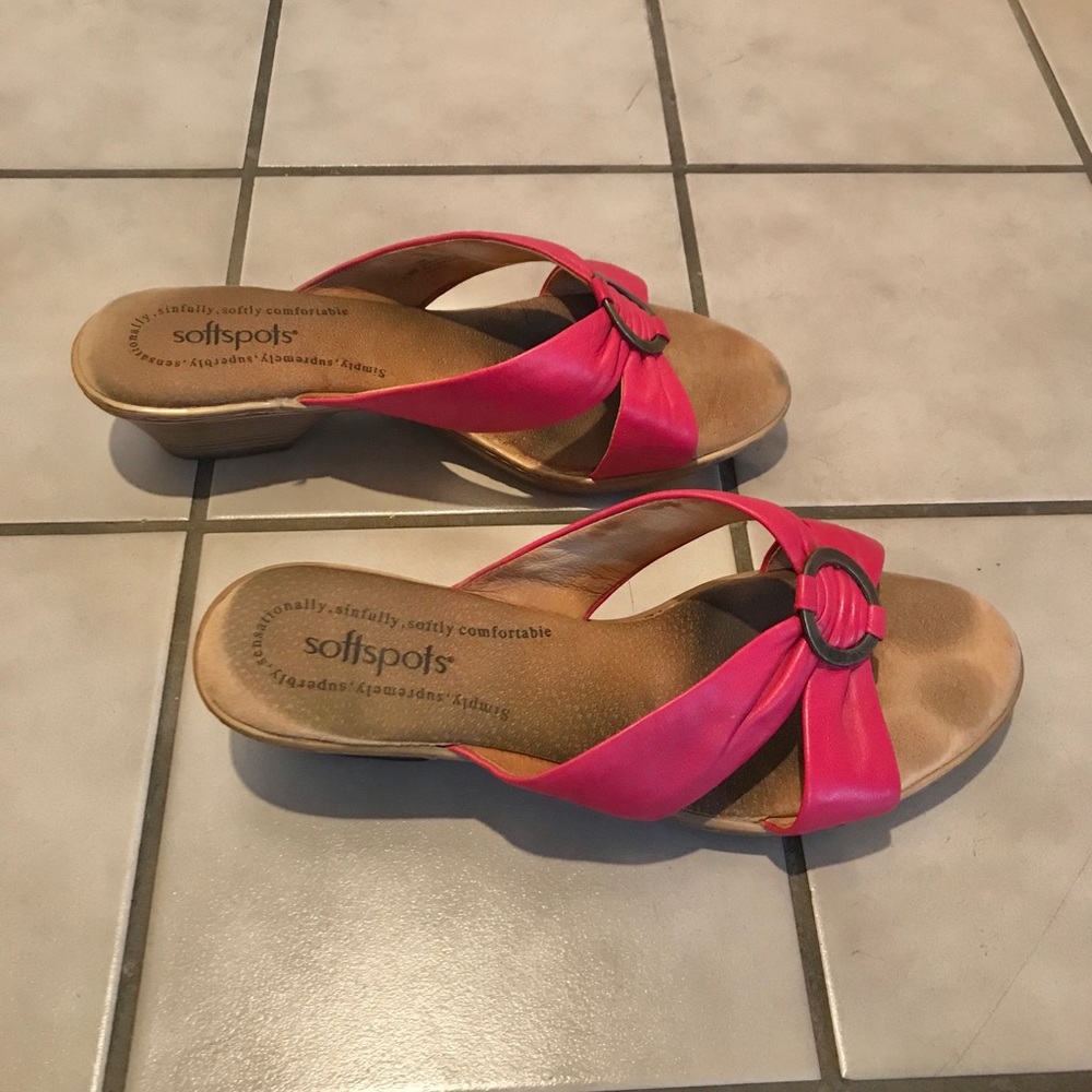 SHOES - Size 9.5WW Softspots pink wedge slide sandals